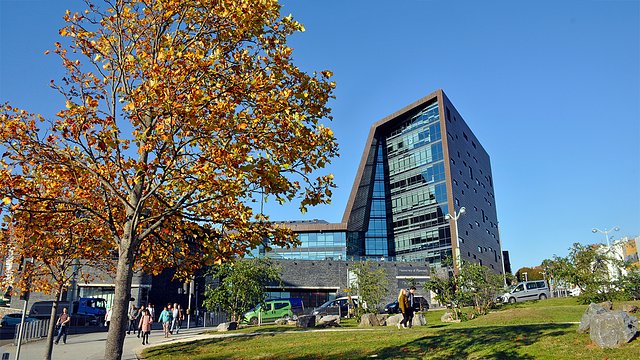 Campus entrance Roland Levinsky