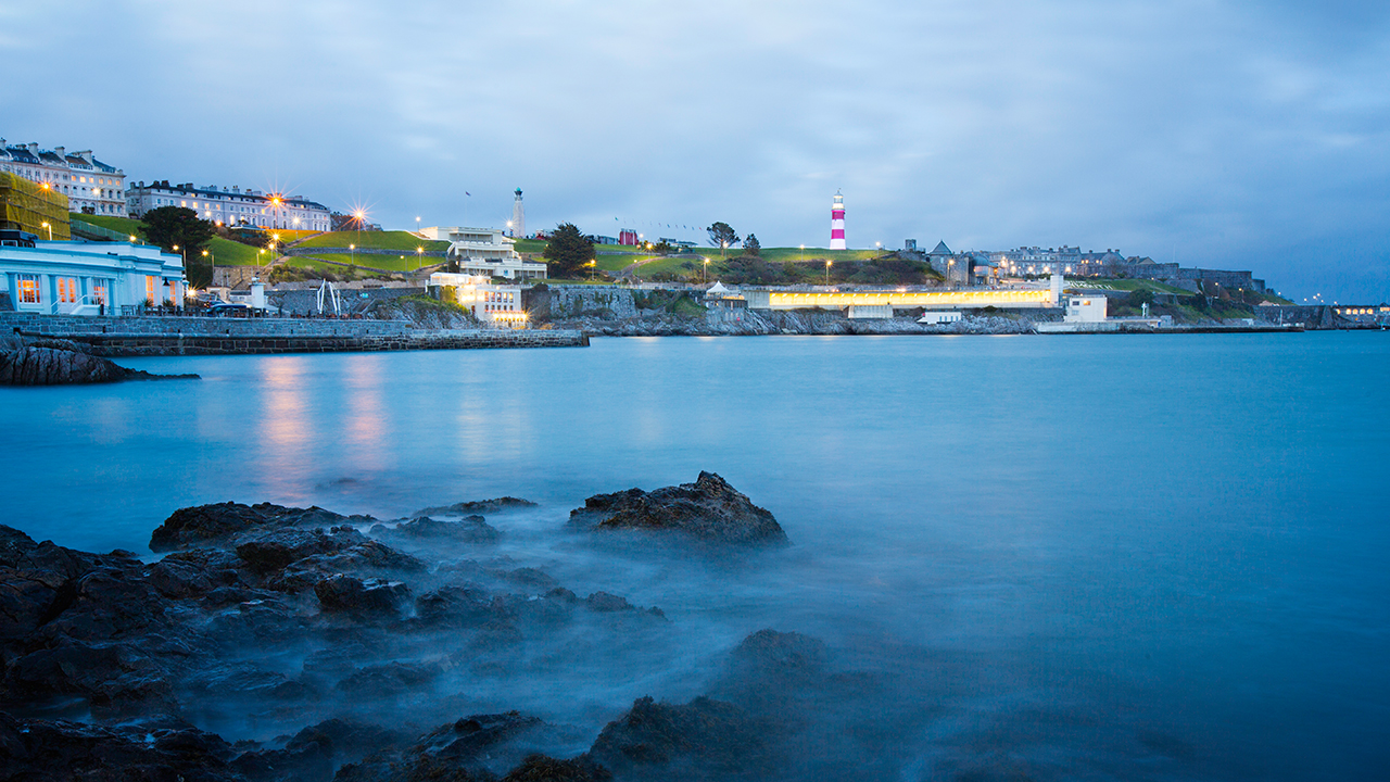 SRRDG explore the programme Plymouth Hoe